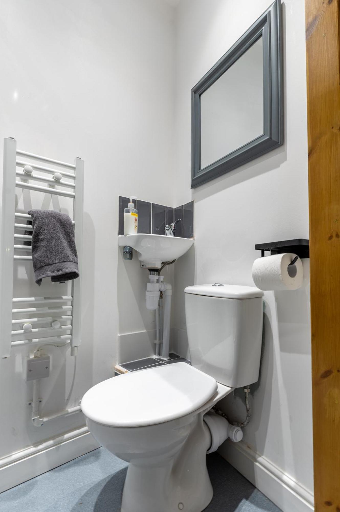 The Breckfield Aparthotel Liverpool Bagian luar foto