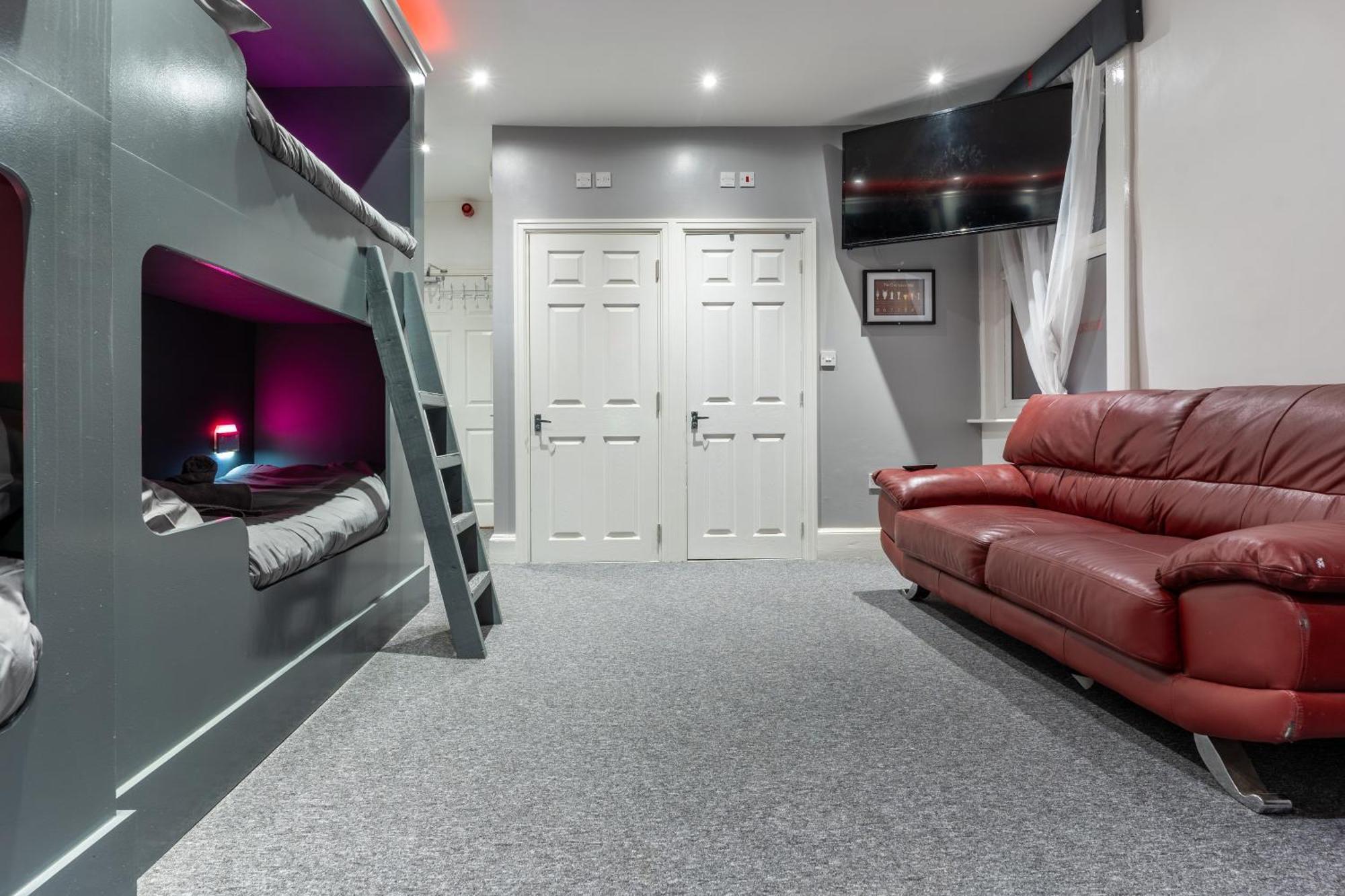 The Breckfield Aparthotel Liverpool Bagian luar foto