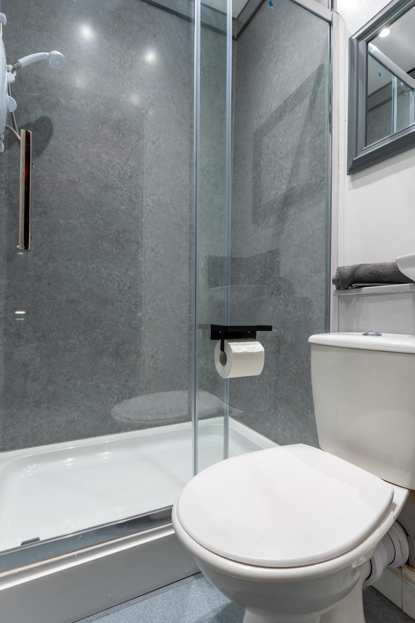 The Breckfield Aparthotel Liverpool Bagian luar foto