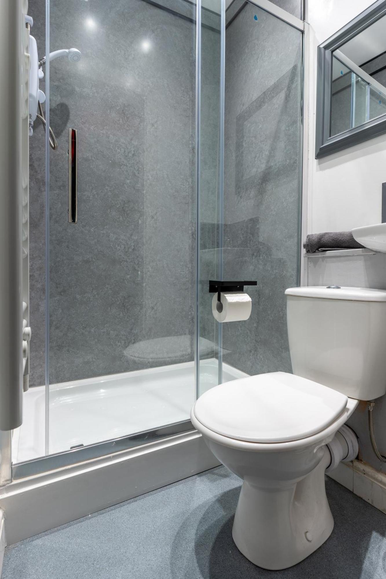 The Breckfield Aparthotel Liverpool Bagian luar foto